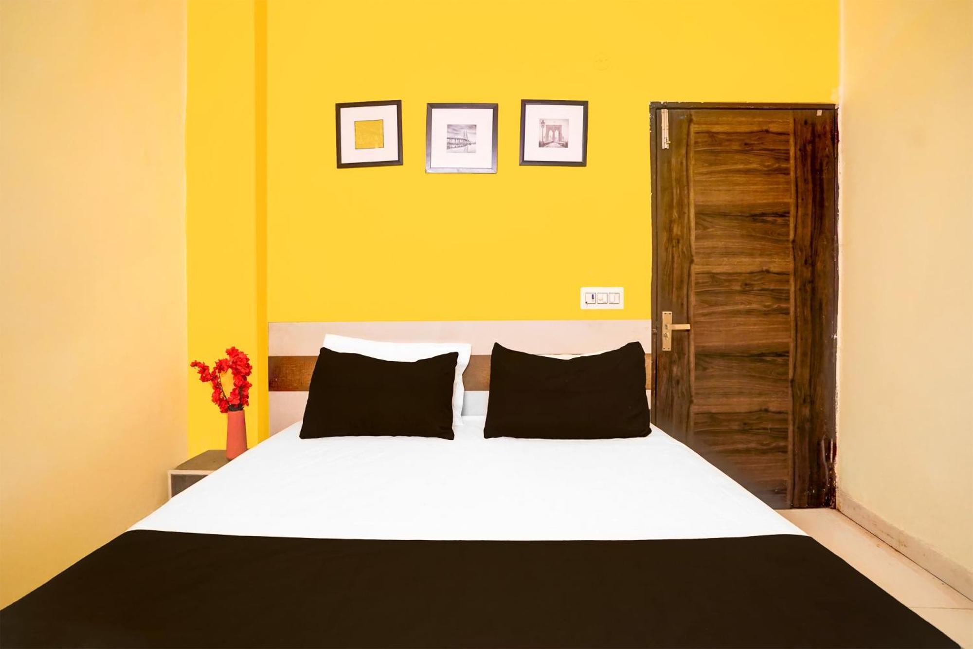 Hotel O Vishkarma Colony Formerly Harmony Palace New Delhi